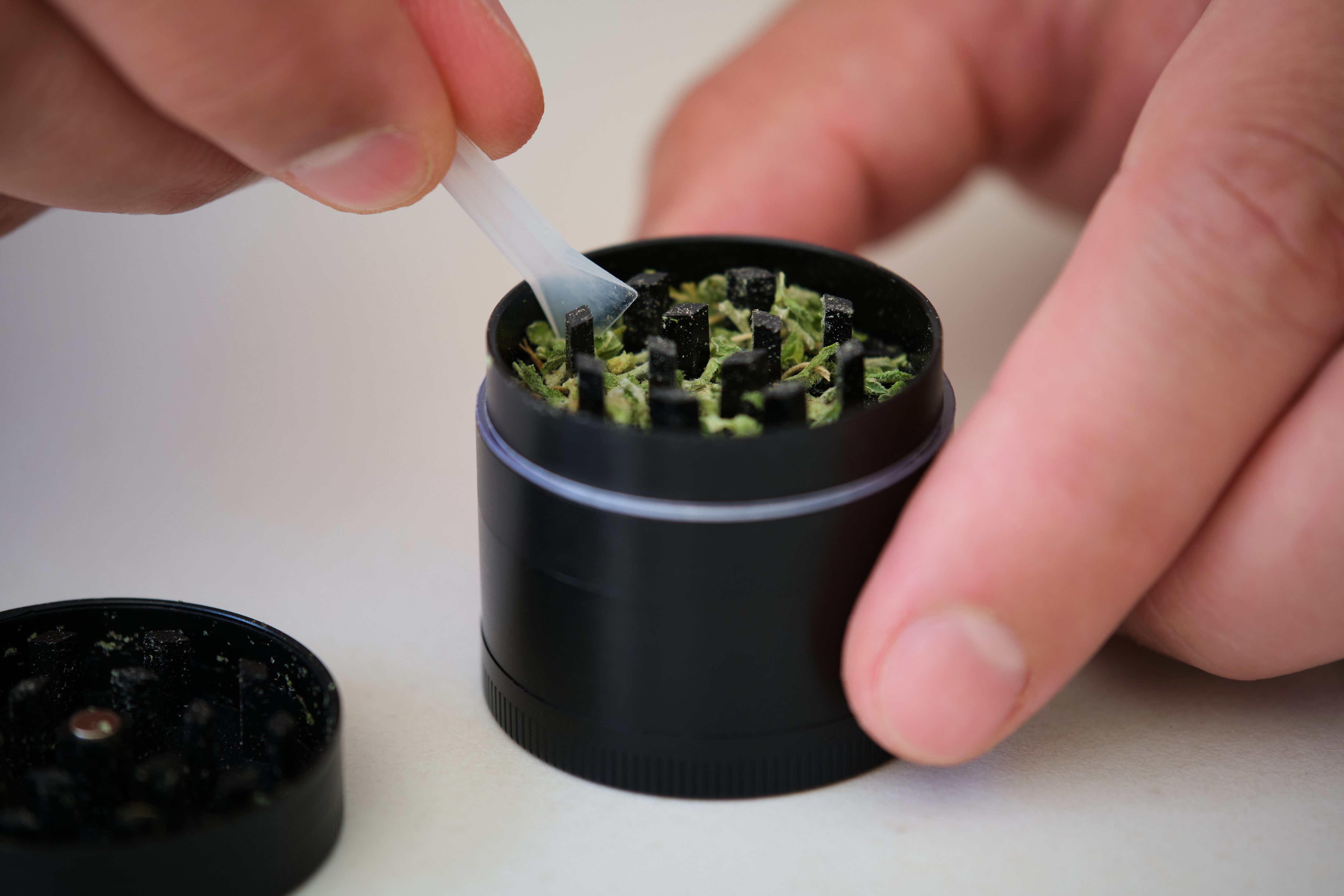 how to grind weed