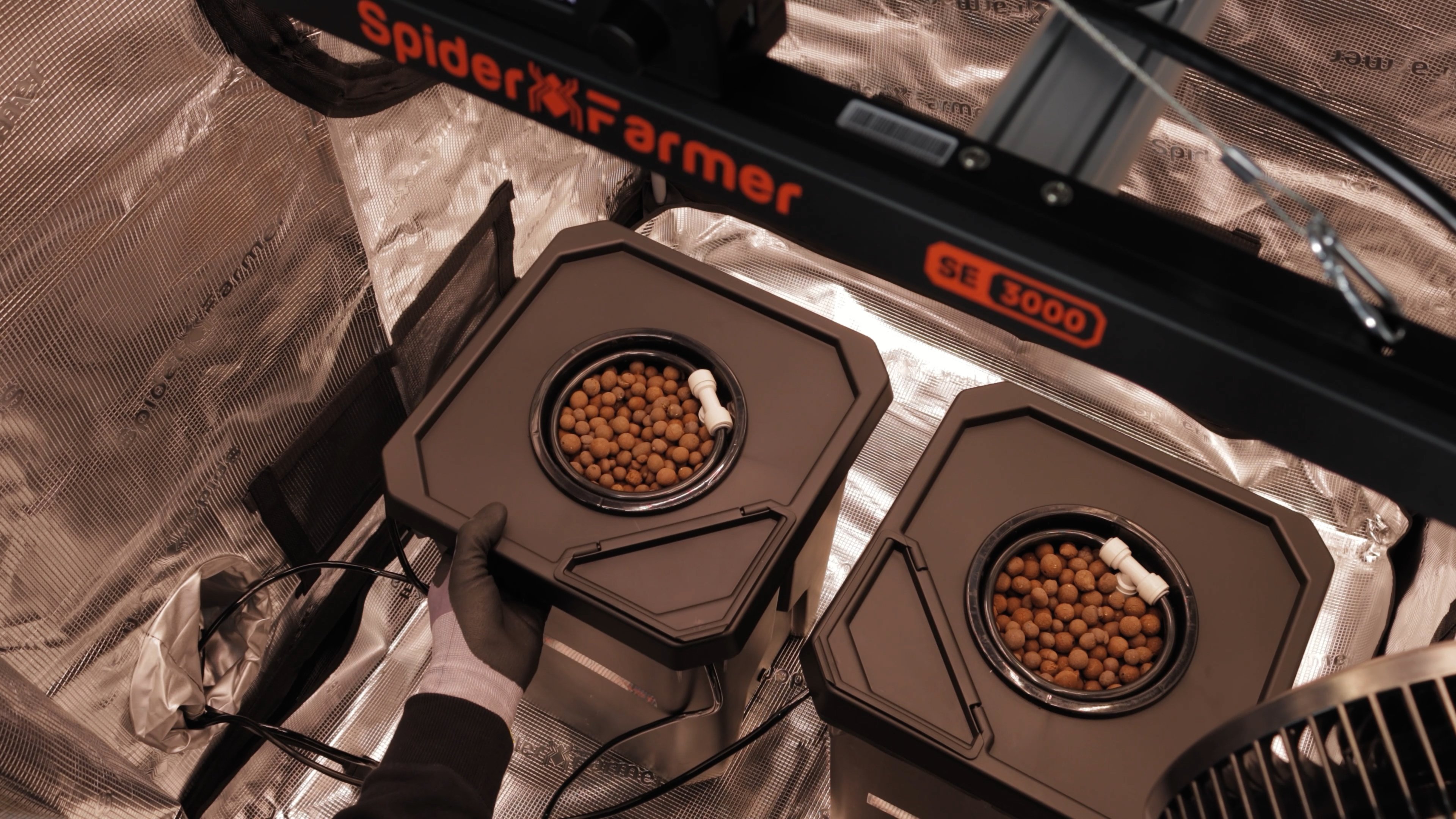 Spider Farmer Controller Kits- FINAL 2.mp4.00_03_22_17.Still024